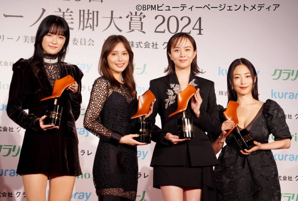 服部樹咲、広瀬アリス、比嘉愛未、MEGUMIが「第20回 クラリーノ美脚