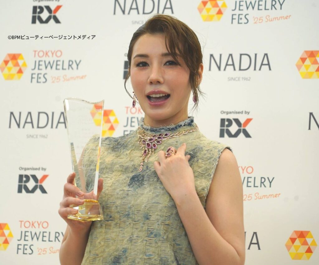 仲里依紗「私の参拝はパンパンじゃなくて“カツカツ”です（笑）」個性が