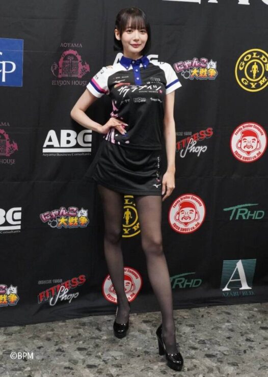 役満ボディ”岡田紗佳、K-1リングに降臨 初のスペシャルラウンドガール