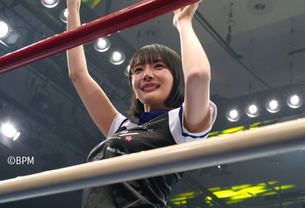 役満ボディ”岡田紗佳、K-1リングに降臨 初のスペシャルラウンドガール