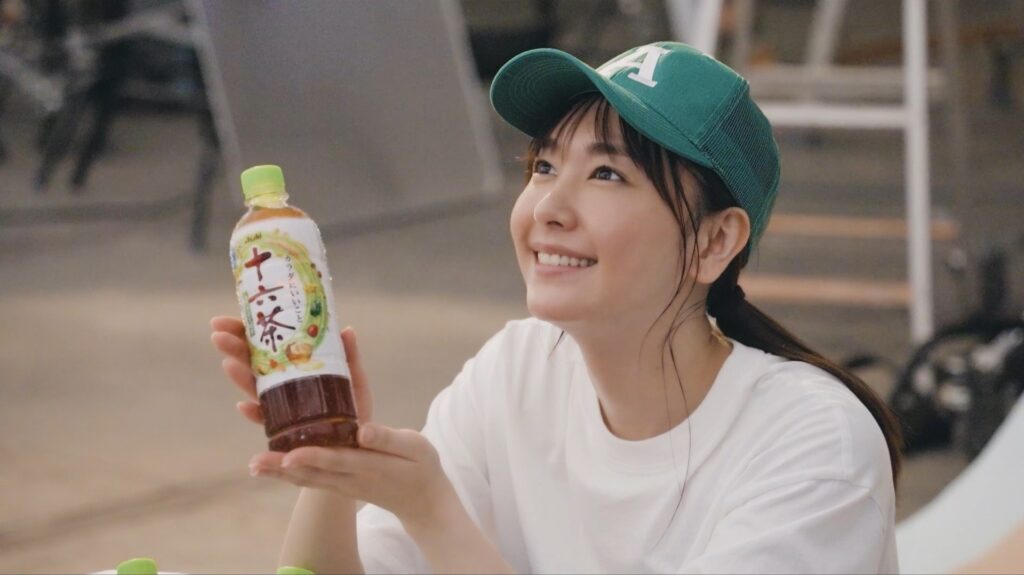 アサヒ - 新垣結衣　ボード Amazon.co.jp: 非売品 未使用 新垣結衣 アサヒ飲料 三ツ矢